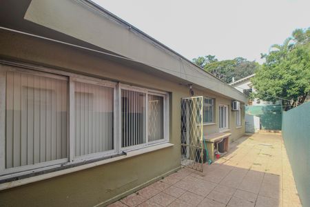 Casa à venda com 350m², 3 quartos e 2 vagas Casa à venda com 350m², 3 quartos e 2 vagasCorredor/Area de serviço