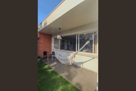 Casa à venda com 350m², 3 quartos e 2 vagas Casa à venda com 350m², 3 quartos e 2 vagasjardim