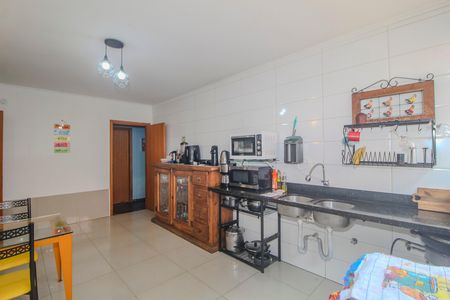 Casa à venda com 350m², 3 quartos e 2 vagas Casa à venda com 350m², 3 quartos e 2 vagasCozinha