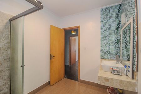 Casa à venda com 350m², 3 quartos e 2 vagas Casa à venda com 350m², 3 quartos e 2 vagasBanheiro