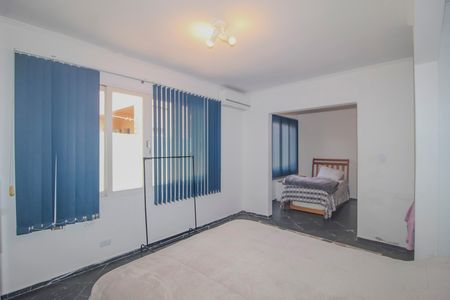 Casa à venda com 350m², 3 quartos e 2 vagas Casa à venda com 350m², 3 quartos e 2 vagasQuarto