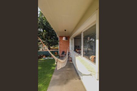 Casa à venda com 350m², 3 quartos e 2 vagas Casa à venda com 350m², 3 quartos e 2 vagasjardim