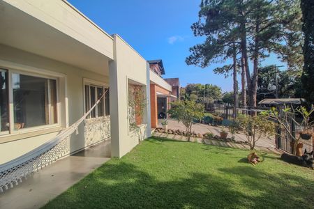 Casa à venda com 350m², 3 quartos e 2 vagas Casa à venda com 350m², 3 quartos e 2 vagasjardim
