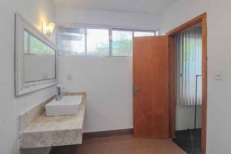 Casa à venda com 350m², 3 quartos e 2 vagas Casa à venda com 350m², 3 quartos e 2 vagasBanheiro da Suíte