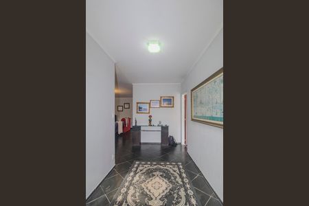 Casa à venda com 350m², 3 quartos e 2 vagas Casa à venda com 350m², 3 quartos e 2 vagasSala