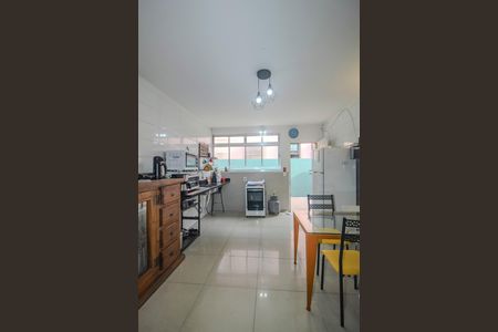 Casa à venda com 350m², 3 quartos e 2 vagas Casa à venda com 350m², 3 quartos e 2 vagasCozinha