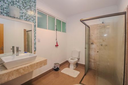 Casa à venda com 350m², 3 quartos e 2 vagas Casa à venda com 350m², 3 quartos e 2 vagasBanheiro