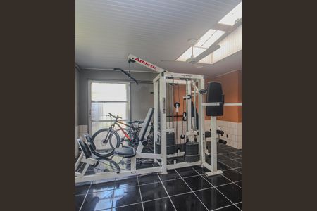 Casa à venda com 350m², 3 quartos e 2 vagas Casa à venda com 350m², 3 quartos e 2 vagasAcademia