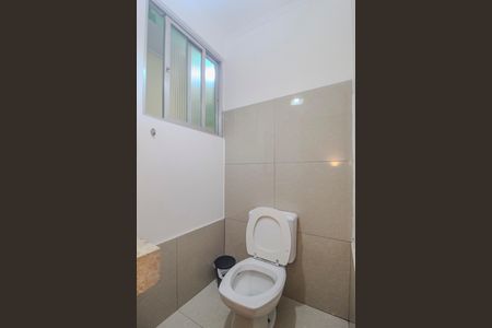 Casa à venda com 350m², 3 quartos e 2 vagas Casa à venda com 350m², 3 quartos e 2 vagasBanheiro