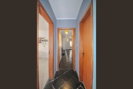Casa à venda com 350m², 3 quartos e 2 vagas Casa à venda com 350m², 3 quartos e 2 vagasCorredor