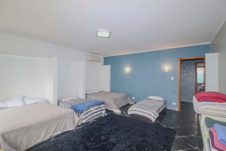 Casa à venda com 350m², 3 quartos e 2 vagas Casa à venda com 350m², 3 quartos e 2 vagasSuite