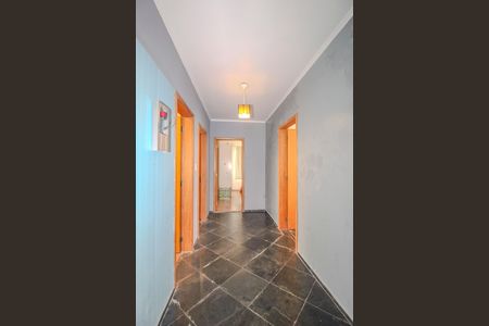 Casa à venda com 350m², 3 quartos e 2 vagas Casa à venda com 350m², 3 quartos e 2 vagasCorredor