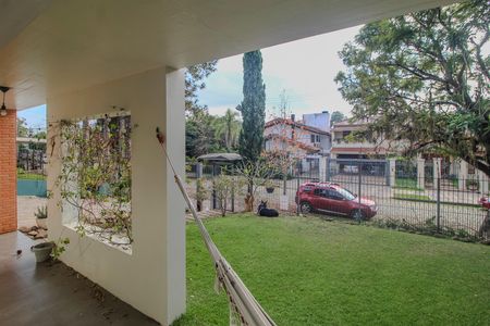 Casa à venda com 350m², 3 quartos e 2 vagas Casa à venda com 350m², 3 quartos e 2 vagasVista