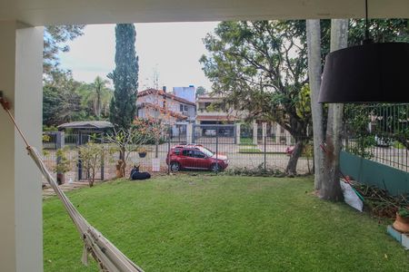 Casa à venda com 350m², 3 quartos e 2 vagas Casa à venda com 350m², 3 quartos e 2 vagasVista