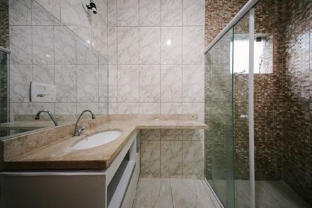 Casa para alugar com 71m², 2 quartos e 2 vagas Casa para alugar com 71m², 2 quartos e 2 vagasBanheiro
