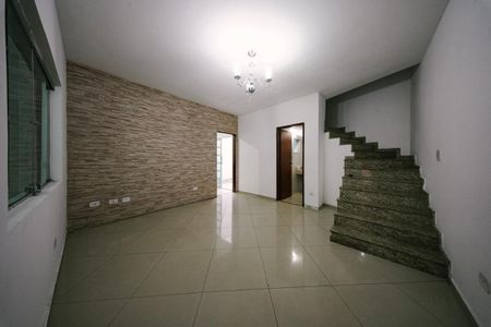 Casa para alugar com 71m², 2 quartos e 2 vagas Casa para alugar com 71m², 2 quartos e 2 vagasSala