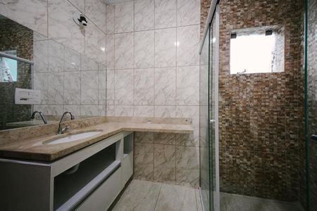 Casa para alugar com 71m², 2 quartos e 2 vagas Casa para alugar com 71m², 2 quartos e 2 vagasBanheiro
