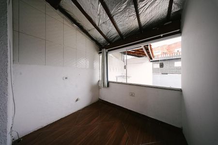 Sacada do Quarto 1 de casa para alugar com 2 quartos, 71m² em Jardim Eliane, São Paulo