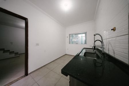 Casa para alugar com 71m², 2 quartos e 2 vagas Casa para alugar com 71m², 2 quartos e 2 vagasCozinha