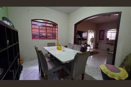 Casa à venda com 575m², 3 quartos e 5 vagas