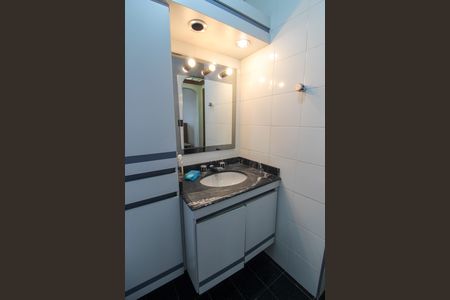 Apartamento para alugar com 75m², 2 quartos e 1 vaga Apartamento para alugar com 75m², 2 quartos e 1 vagaBanheiro do Quarto 2