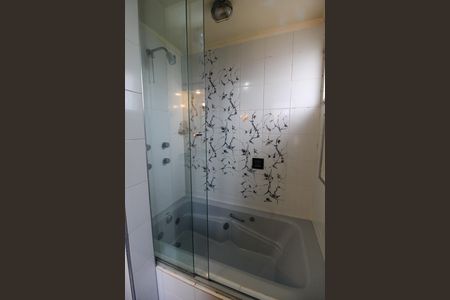Apartamento para alugar com 75m², 2 quartos e 1 vaga Apartamento para alugar com 75m², 2 quartos e 1 vagaBanheiro do Quarto 2
