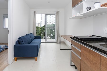 Sala/ Cozinha de apartamento para alugar com 1 quarto, 27m² em Campo Belo, São Paulo