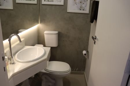 Casa de condomínio para alugar com 330m², 4 quartos e 2 vagasLavabo