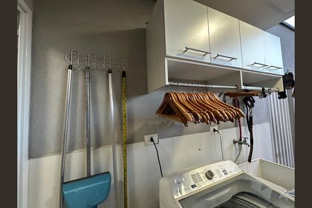 Casa de condomínio para alugar com 330m², 4 quartos e 2 vagasÁrea de Serviço