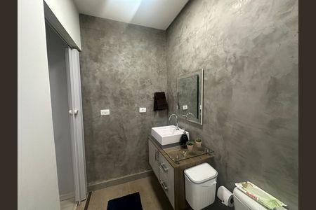 Casa de condomínio para alugar com 330m², 4 quartos e 2 vagasBanheiro da Suíte 1