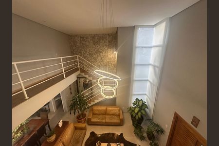 Casa de condomínio para alugar com 330m², 4 quartos e 2 vagasSala