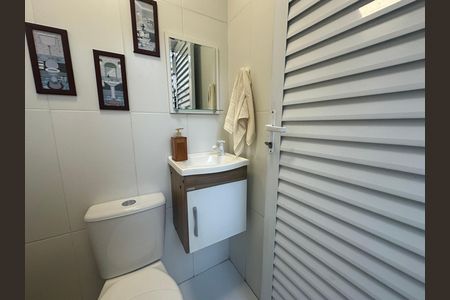 Casa de condomínio para alugar com 330m², 4 quartos e 2 vagasBanheiro Social