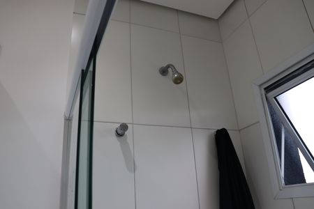 Casa de condomínio para alugar com 330m², 4 quartos e 2 vagasBanheiro da Suíte 4