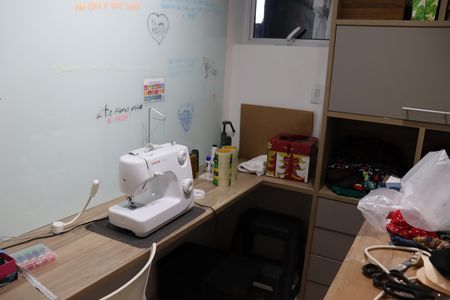 Casa de condomínio para alugar com 330m², 4 quartos e 2 vagasEscritório