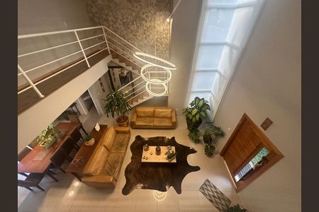 Casa de condomínio para alugar com 330m², 4 quartos e 2 vagasSala