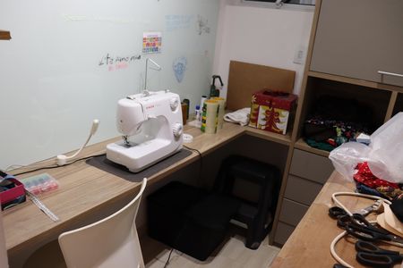 Casa de condomínio para alugar com 330m², 4 quartos e 2 vagasEscritório