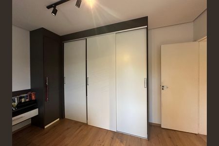 Casa de condomínio para alugar com 330m², 4 quartos e 2 vagasSuíte 3