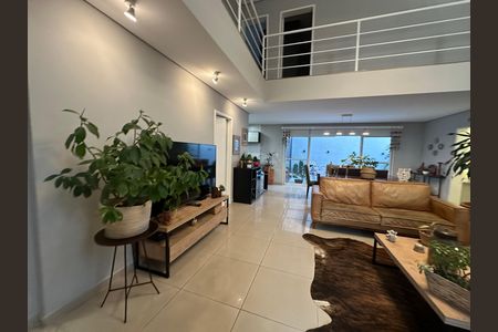 Casa de condomínio para alugar com 330m², 4 quartos e 2 vagasSala