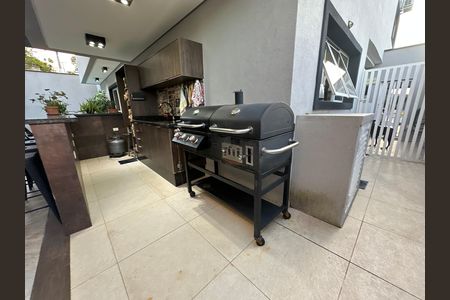Casa de condomínio para alugar com 330m², 4 quartos e 2 vagasChurrasqueira