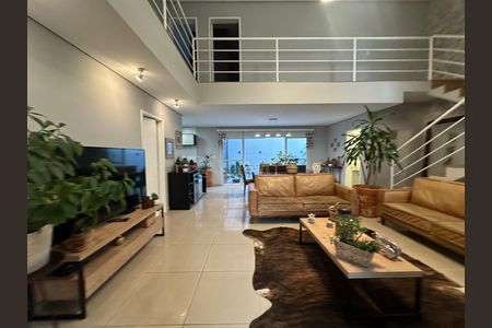 Casa de condomínio para alugar com 330m², 4 quartos e 2 vagasSala
