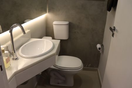 Casa de condomínio para alugar com 330m², 4 quartos e 2 vagasLavabo
