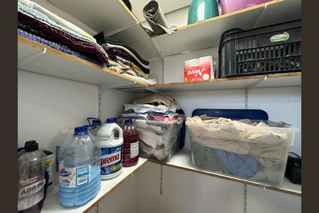 Casa de condomínio para alugar com 330m², 4 quartos e 2 vagasDespensa