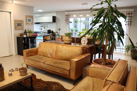 Casa de condomínio para alugar com 330m², 4 quartos e 2 vagasSala