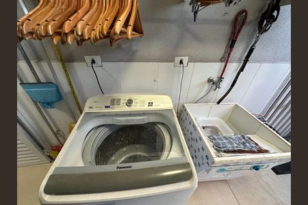 Casa de condomínio para alugar com 330m², 4 quartos e 2 vagasÁrea de Serviço