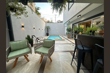 Casa de condomínio para alugar com 330m², 4 quartos e 2 vagasVaranda