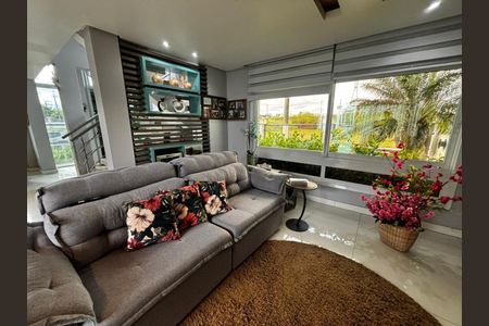 Sala 1 de casa para alugar com 3 quartos, 200m² em Parque da Matriz, Cachoeirinha