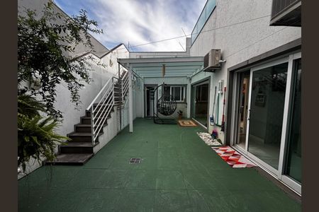 Casa para alugar com 200m², 3 quartos e 3 vagasQuintal