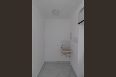 Apartamento para alugar com 34m², 2 quartos e sem vaga Apartamento para alugar com 34m², 2 quartos e sem vagaSala/Cozinha/Área de Serviço