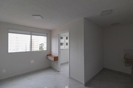 Sala/Cozinha/Área de Serviço  de apartamento para alugar com 2 quartos, 34m² em Vila Silvia, São Paulo