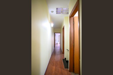 Corredor de casa para alugar com 3 quartos, 200m² em Bosque da Saúde, São Paulo